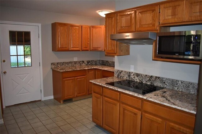 Building Photo - 9790 Larkin Ln