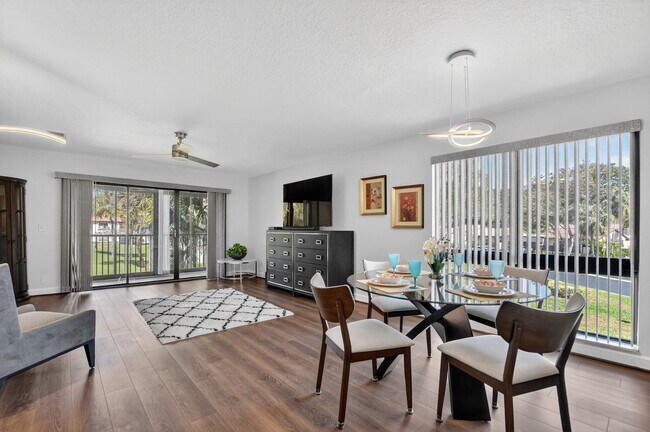 Building Photo - 21911 Cypress Dr