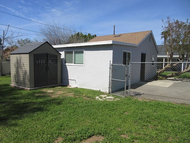 Building Photo - Reduced PRICE!!!  Adorable renovated Guest...
