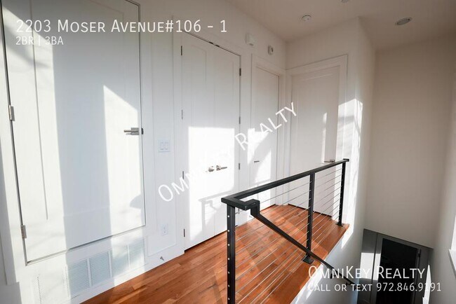 Building Photo - 2203 Moser Ave