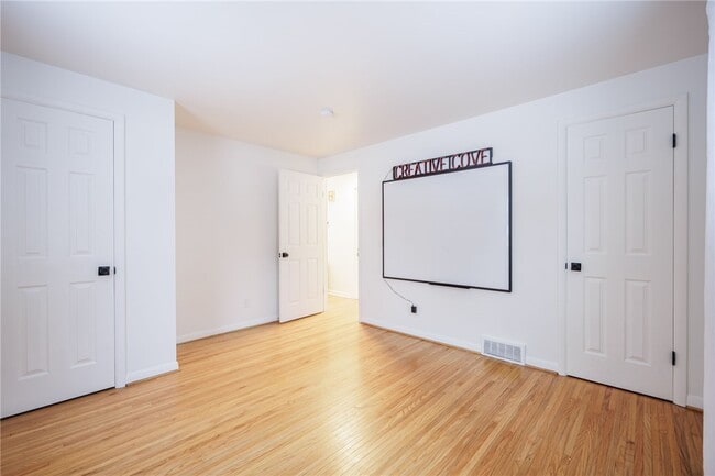 Building Photo - 105 Chestnut Dr