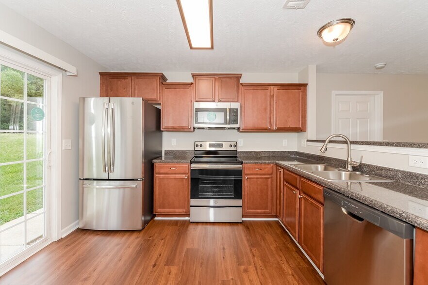 Building Photo - 925 Birchmill Point S