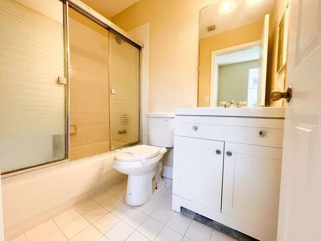 Building Photo - 861 Summit Lake Dr