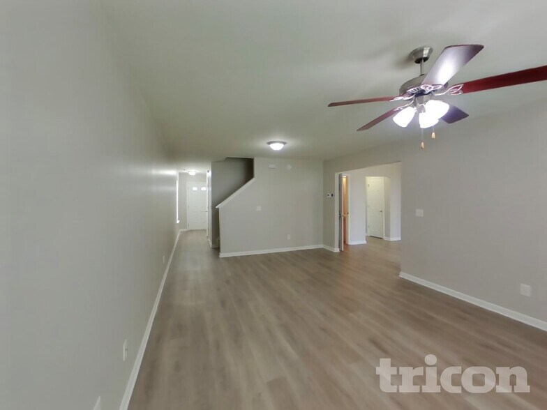 Building Photo - 123 Bruin Dr