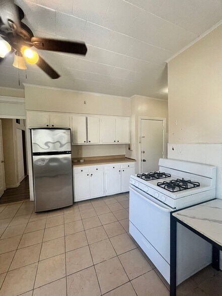 69 W 53rd St #2 - 67 W 53rd St