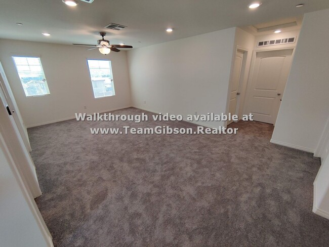 Building Photo - Newer Jurupa Valley Home -- 4 Bedroom / 3 ...