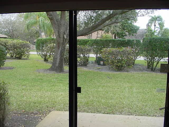 Building Photo - 112 Club Dr