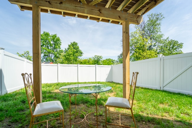 Building Photo - 6612 Bullrush Ct