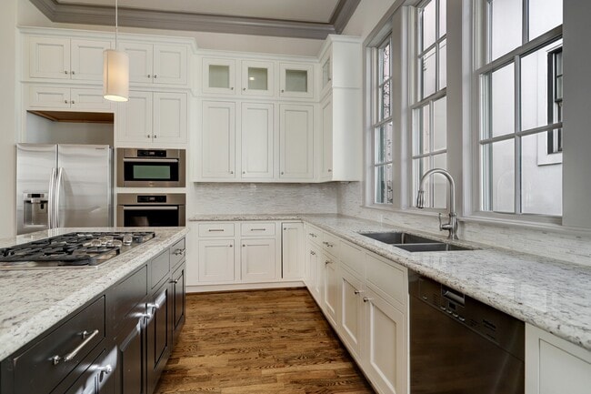 Building Photo - 4838 Austin St