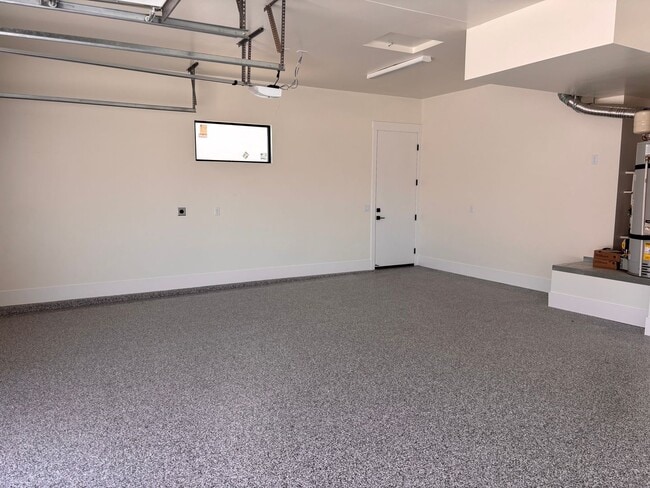 Building Photo - BRAND NEW 5 bed | 3.5 bath | 3 car garage ...