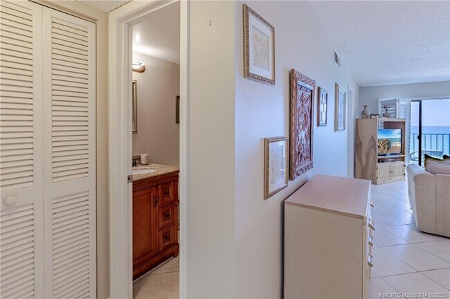 Building Photo - 9490 S Ocean Dr