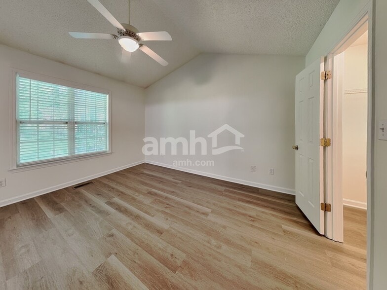 Building Photo - 205 Wood Green Dr