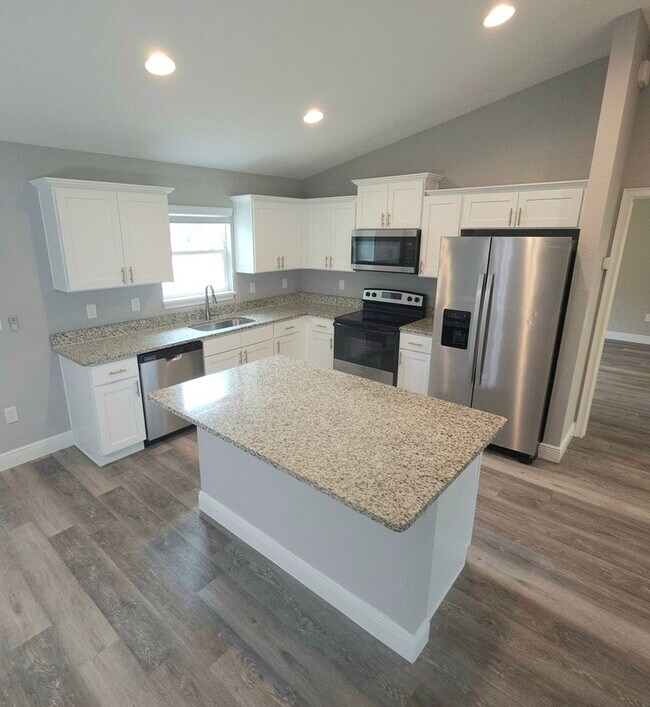 Building Photo - 7 Spruce Loop Way
