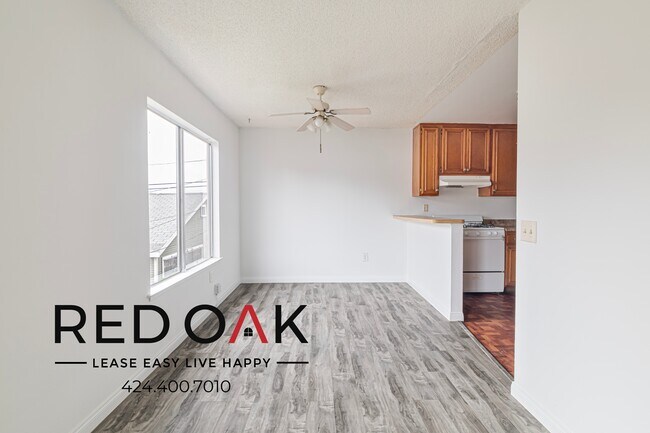 Building Photo - 1341 W 37th Pl