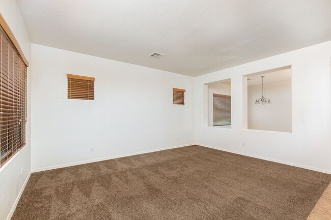 Building Photo - STALLION MOUNTAIN - HUGE 4 BEDROOM, 3 BATH UPGRADED SINGLE STORY