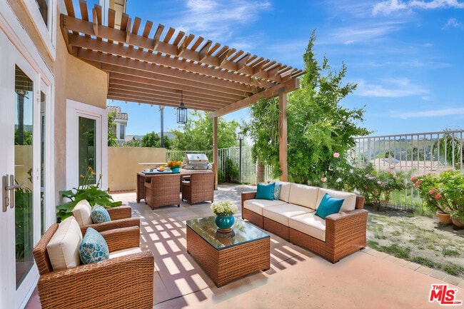 Building Photo - 24701 Cll Conejo
