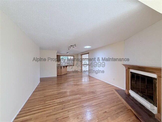 Building Photo - 4670 SW 160th Ave