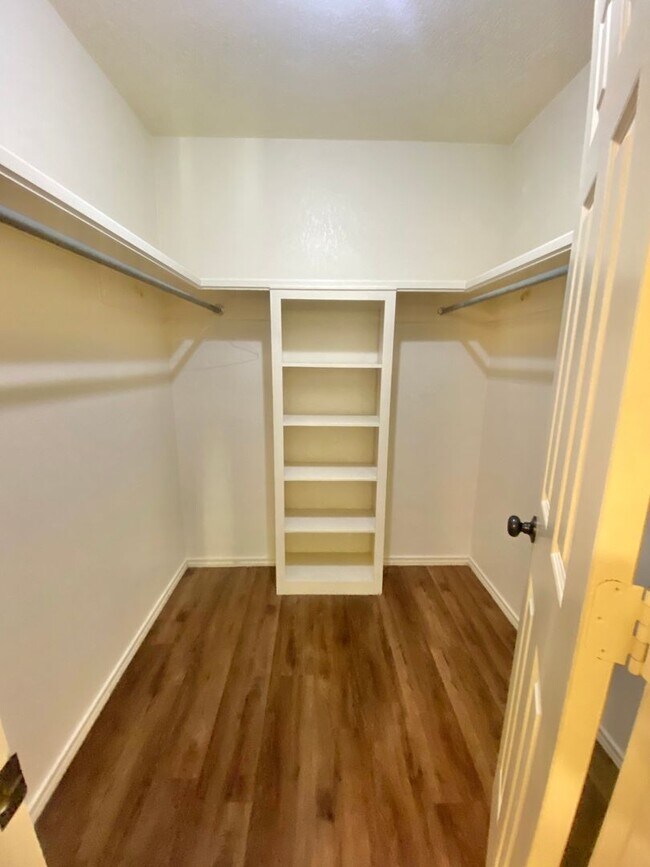 Building Photo - Great 5 bedroom home near LCU now available