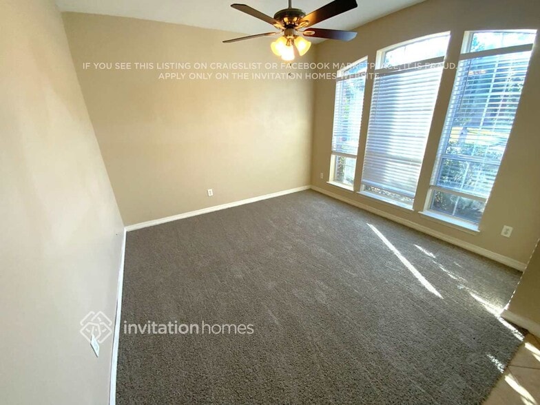 Building Photo - 2218 Summer Brook Dr