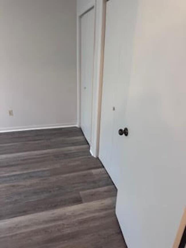 Building Photo - 1516 Kraft Ave