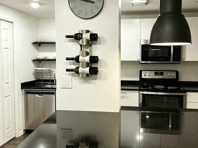 Open island - 100 Ledgewood Dr