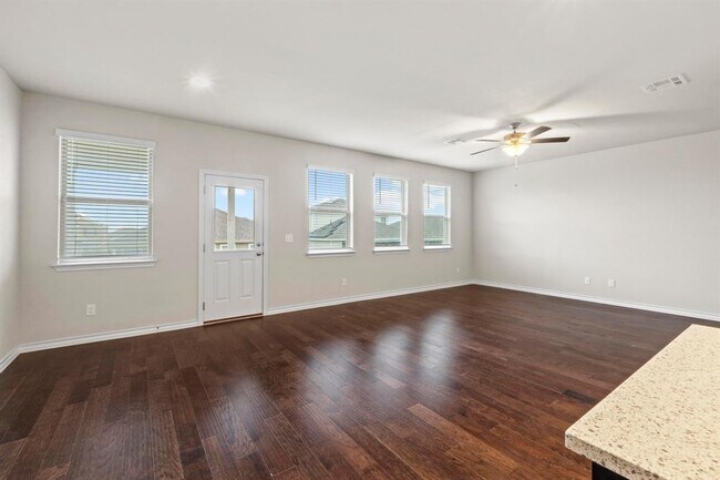 Building Photo - 277 Magna Ln