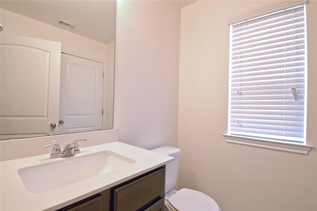 Building Photo - 4711 Giordano Dr