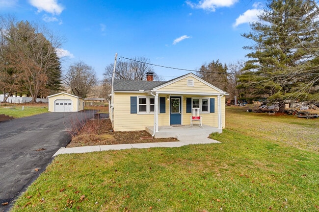 Primary Photo - 122 Schoolhouse Rd