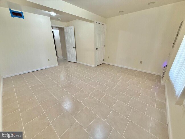 Building Photo - 8349 Windfall Rd