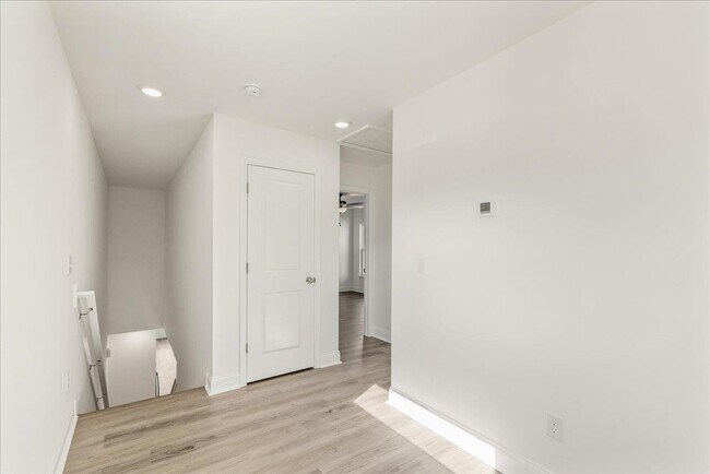 Building Photo - 5646 Native Oak Dr