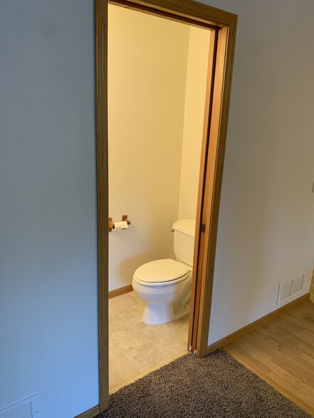 Building Photo - 5293 Manchester Dr