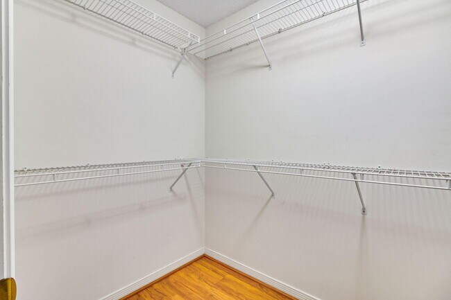 Building Photo - 366 Bay Tree Dr