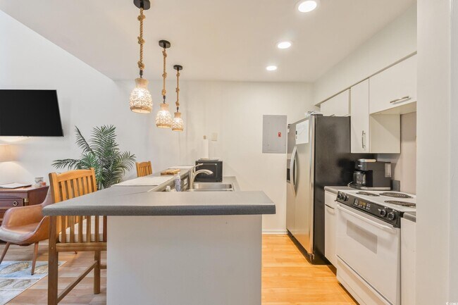 Building Photo - 4506 Little River Inn Ln