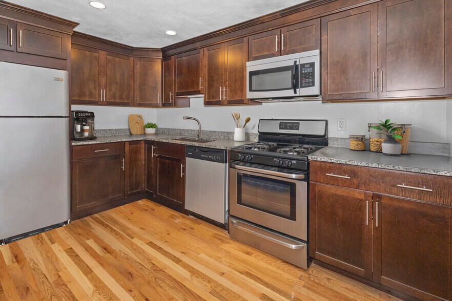 Kitchen - 1218 Vfw Pky