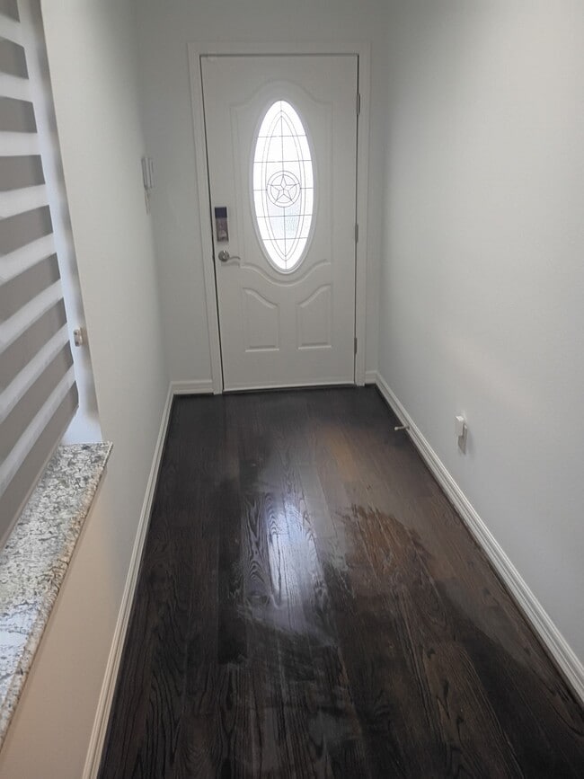 Building Photo - 150 Carson Ct