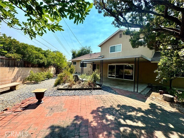Building Photo - 2319 La Sierra Way