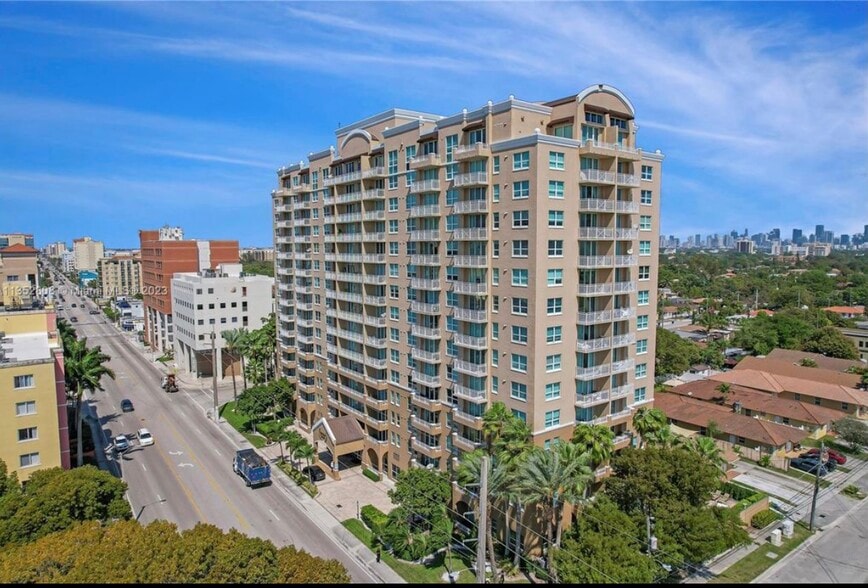 Building Photo - 2665 SW 37th Ave