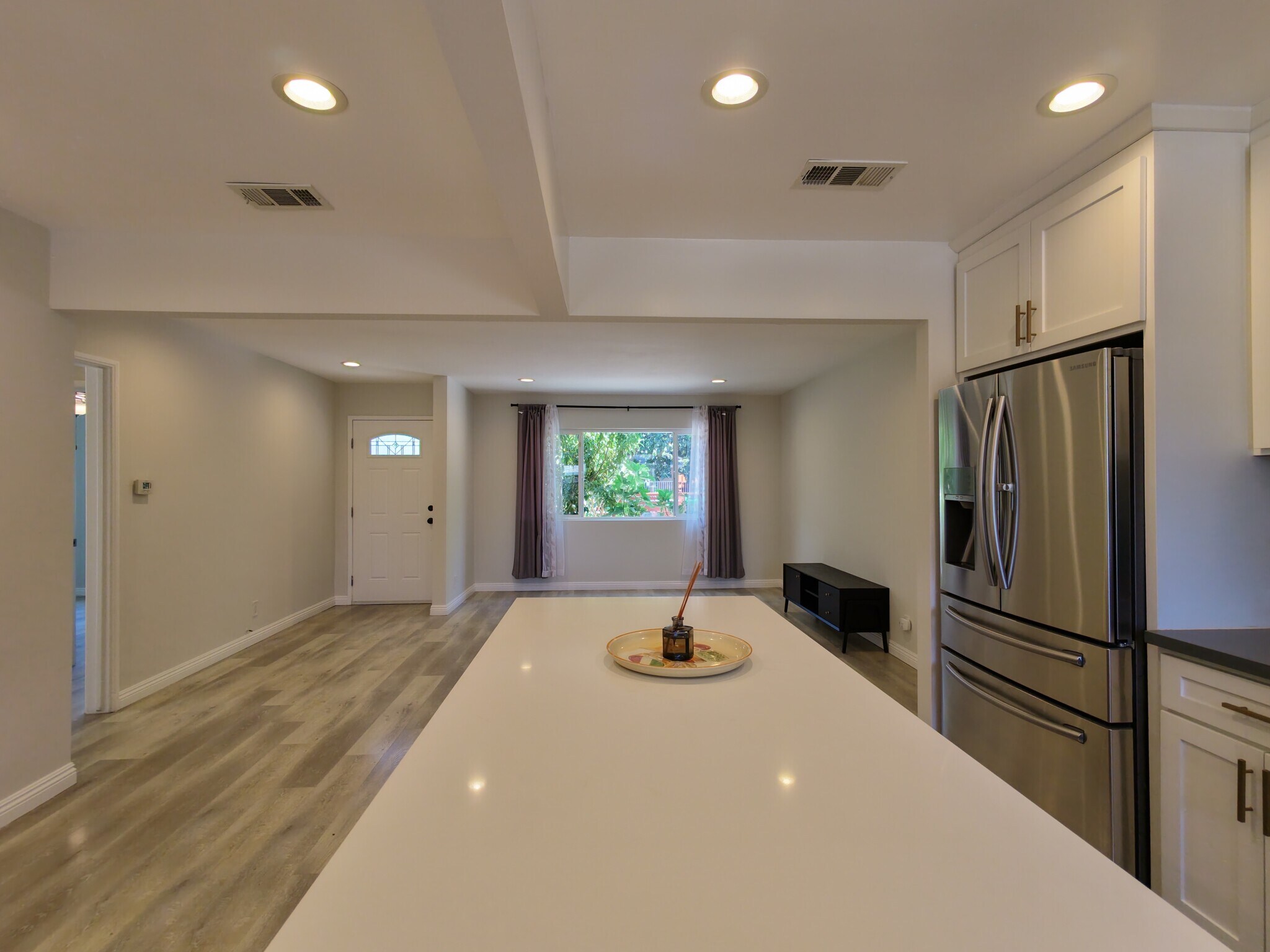 Building Photo - 6928 Lubao Ave