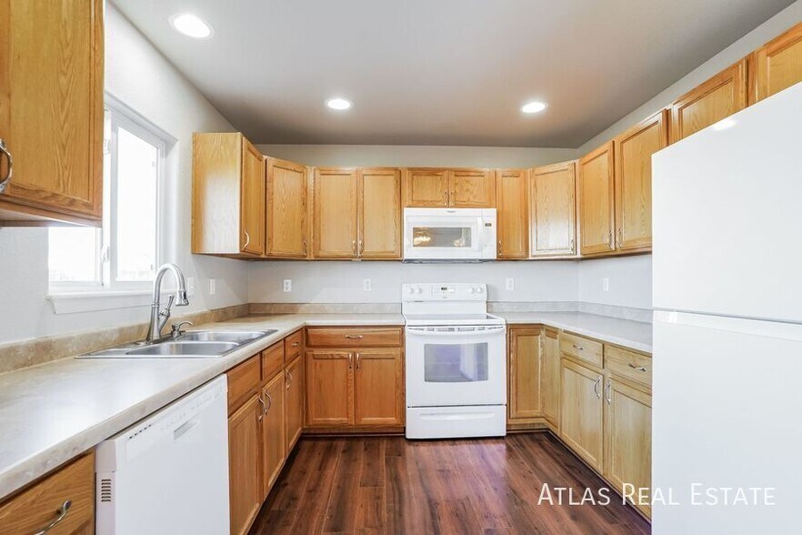 Building Photo - 6519 Passing Sky Dr