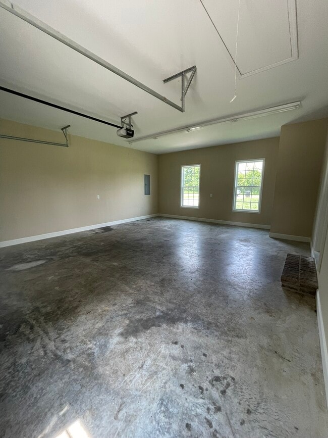 Building Photo - 1406 Old Estill Springs Rd