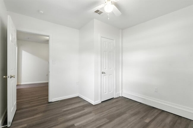 Building Photo - 7841 Abbott Dr