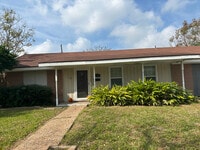 Building Photo - 925 Bradshaw Dr