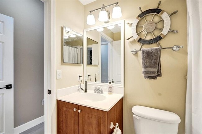 Building Photo - 4059 Crystal Lake Dr