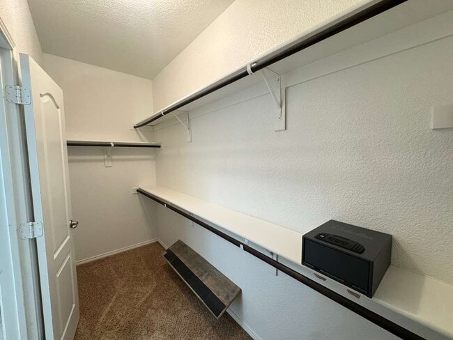 Building Photo - 6212 Topsail Dr