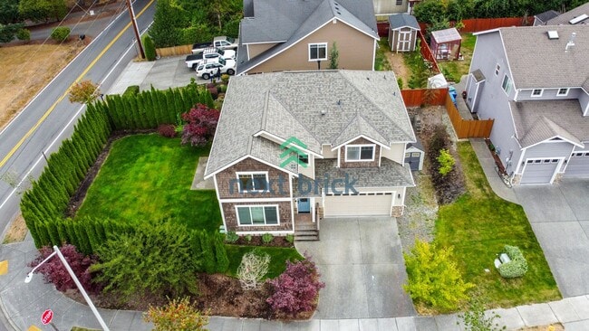 Building Photo - 4 Bed and 3 Bath Lake View Single-family Home is Available for Rent!