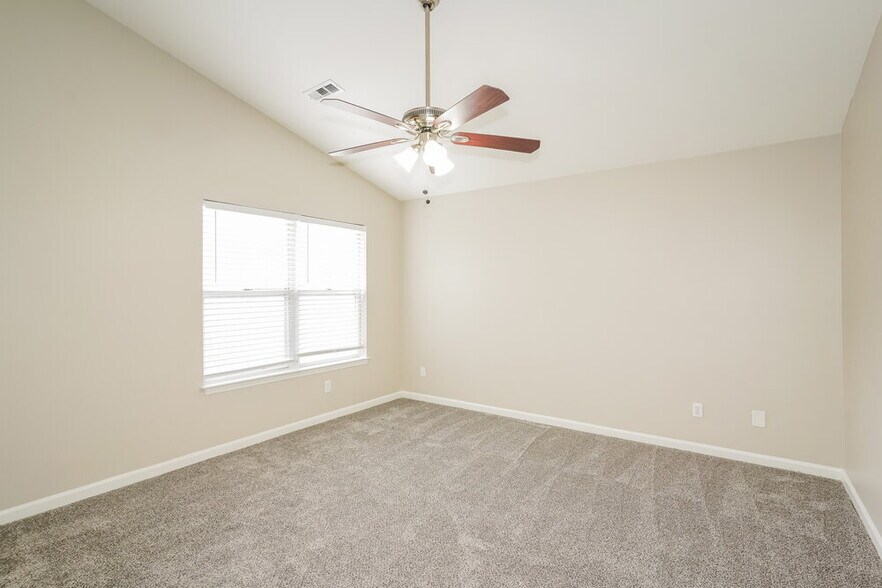 Building Photo - 104 Northlake Dr
