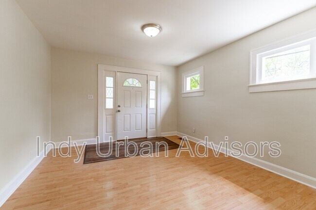 Building Photo - 2112 N Spencer Ave