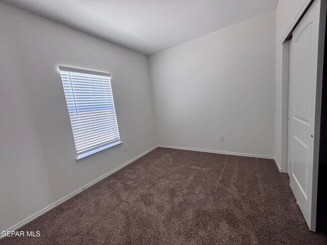 Building Photo - 15213 Resolve Dr