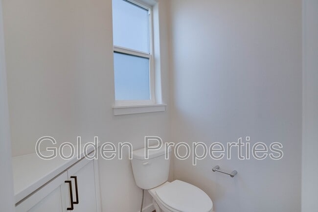 Building Photo - 2172 W Camus Dr