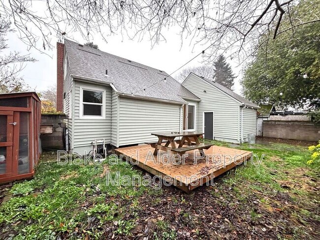 Building Photo - 7336 N Central St